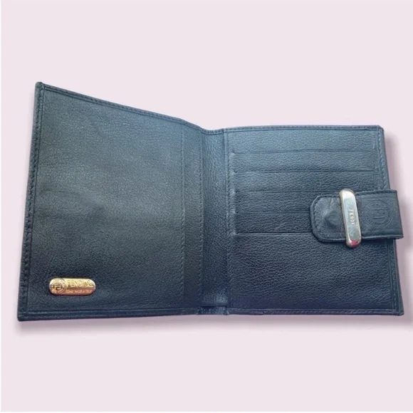 Fendi Wallet & Keychain Set - Picture 3 of 10